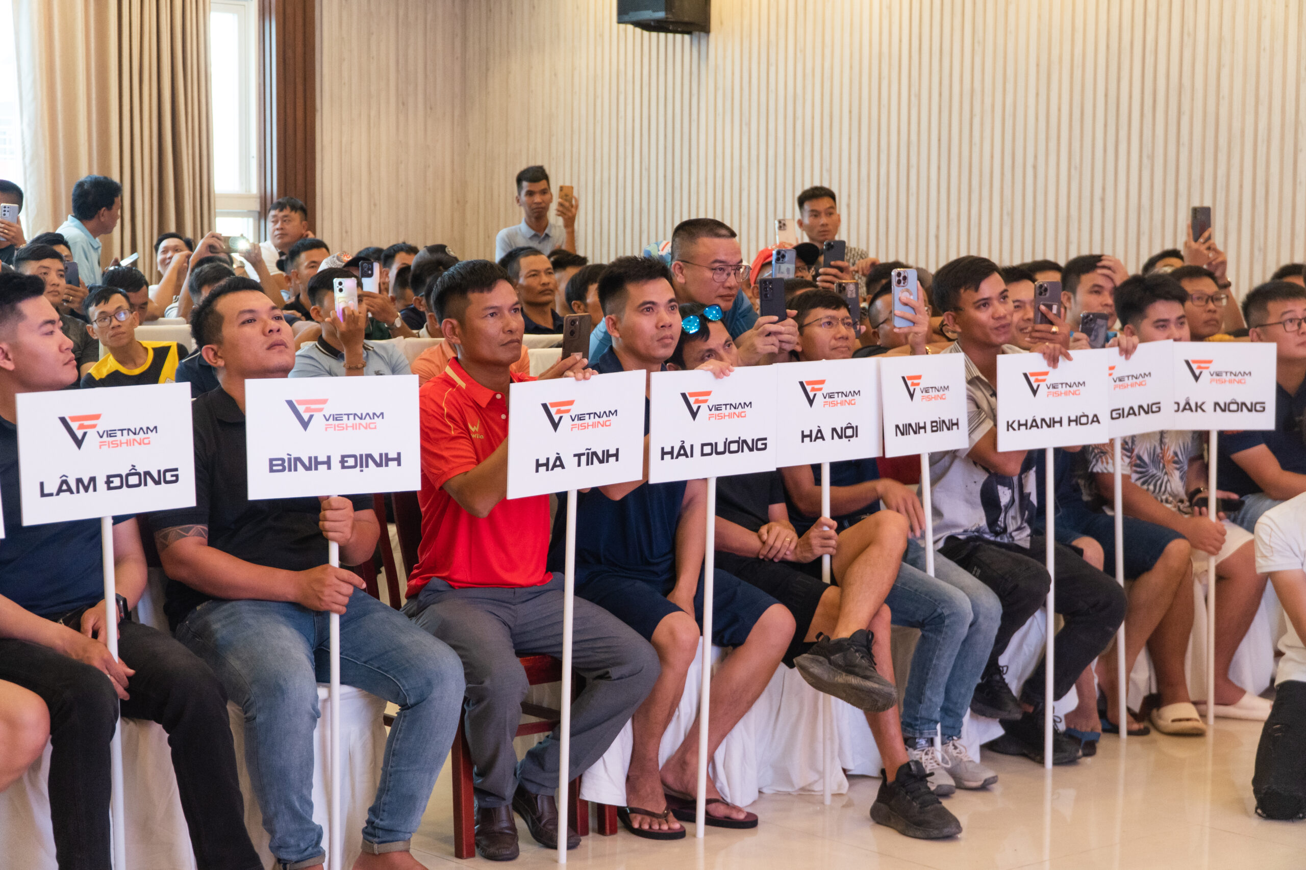 khai mạc cần đơn câu cá lớn 2023