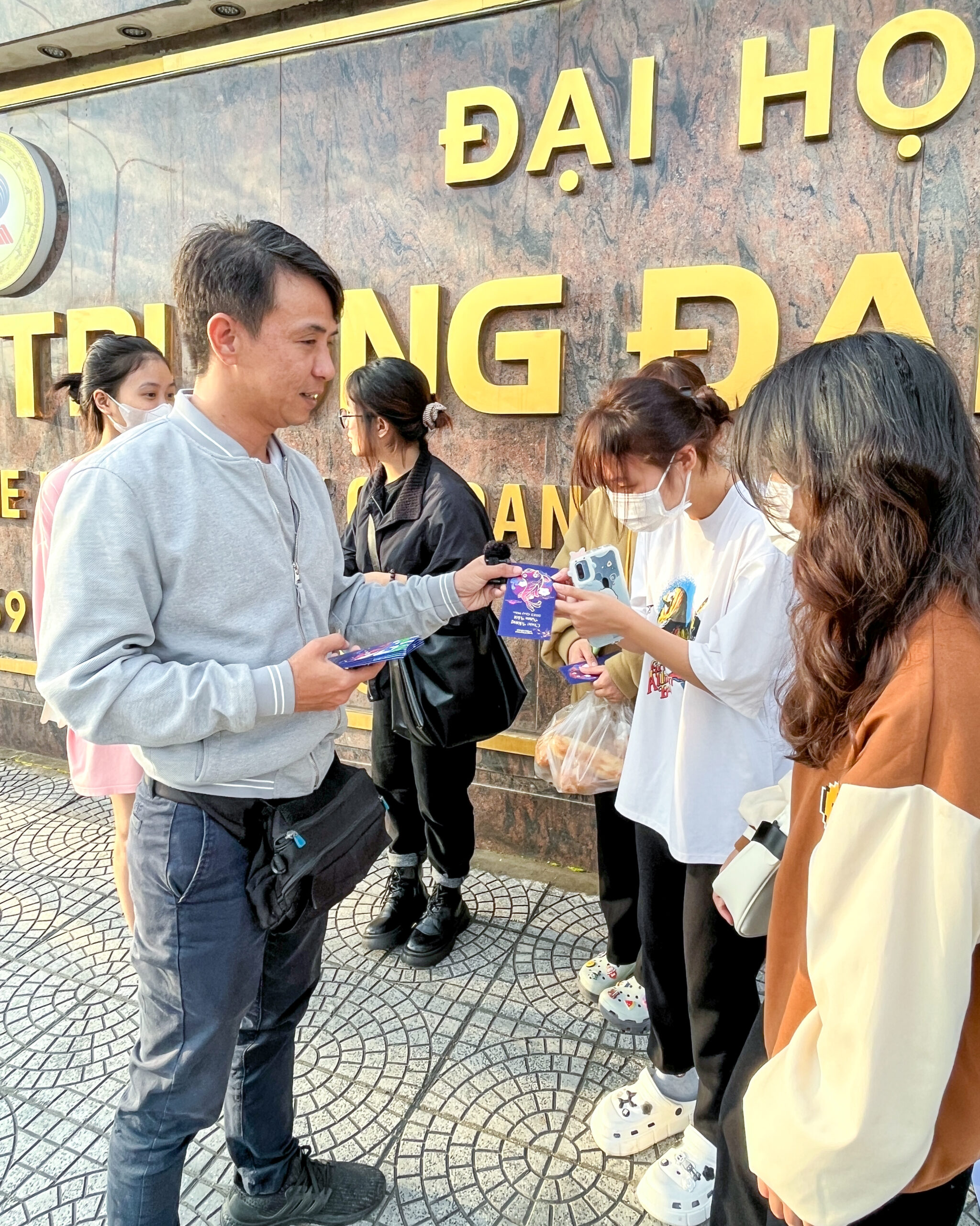 chuyến xe đoàn viên 4